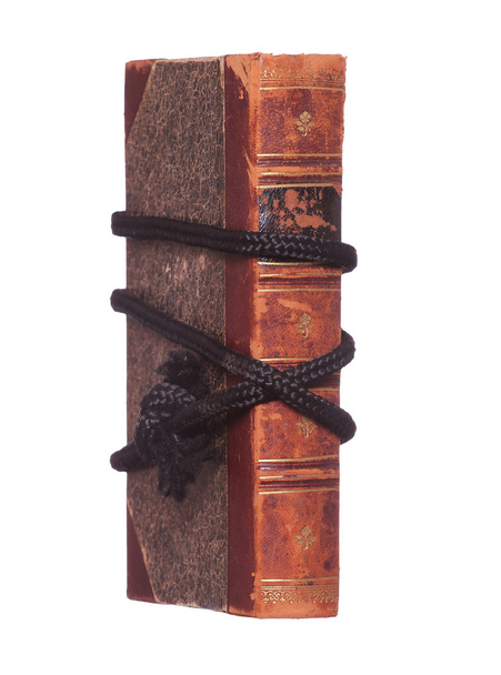 παλιό βιβλίο που προστατεύεται με μαύρο σχοινί - Φωτογραφία, εικόνα