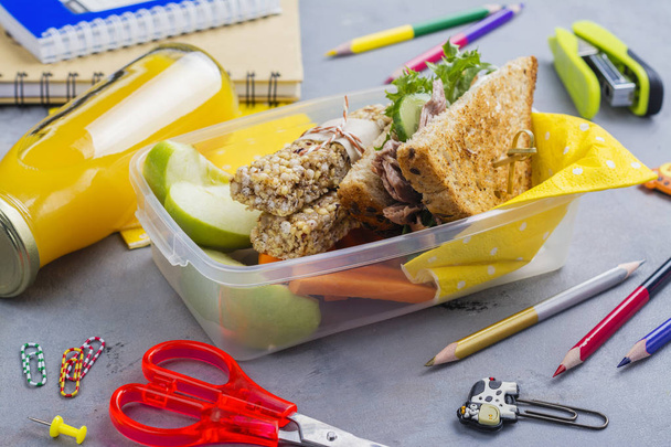 Lunch box and school supplies - Φωτογραφία, εικόνα
