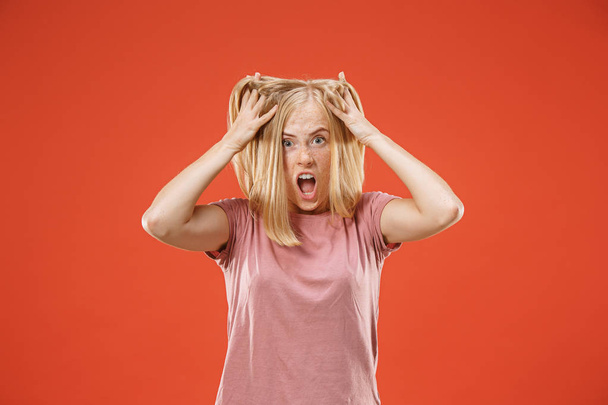 A portrait of surprised screaming woman - Фото, изображение