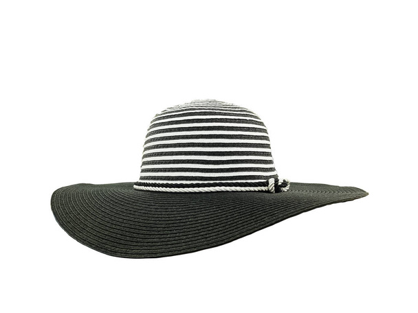 Bonito chapéu de praia da mulher preto e branco isolado no fundo branco
 - Foto, Imagem