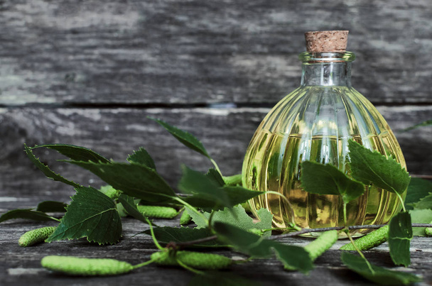 Birch tree essential oil. Alternative medicine. Naturopathy. - Foto, Bild