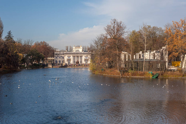 Royal Lazienki, vista del Palacio sobre el Agua, Varsovia, Polonia
 - Foto, Imagen