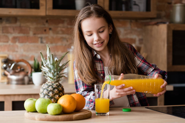 child health drink orange juice balanced nutrition - 写真・画像