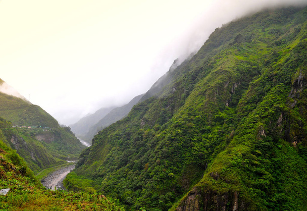 Pastaza řeka v dešti lesní Banos de Agua Santa, Ekvádor - Fotografie, Obrázek
