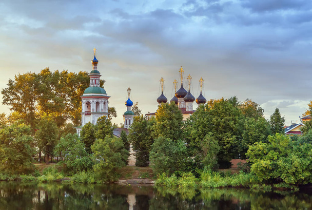 Eglise de l'Assomption de la Bienheureuse Vierge Marie sur le fleuve Vologda, Vologda, Russie
 - Photo, image