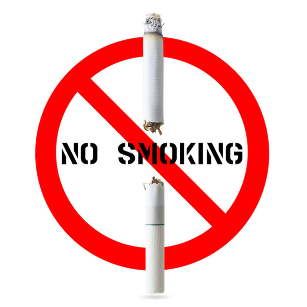 Gebarsten sigaret geïsoleerd op een witte achtergrond met uitknippad, Concept nr-rokend. - Foto, afbeelding