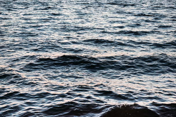 красивый природный фон с волнистым морем
 - Фото, изображение