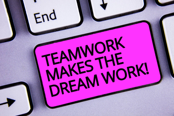 Rukopis textu týmová práce provede volání práce snů. Koncept význam přátelství pomáhá dosáhnout úspěchu fialové klávesová záměr vytvoření textu počítač zprávu papíru esej - Fotografie, Obrázek