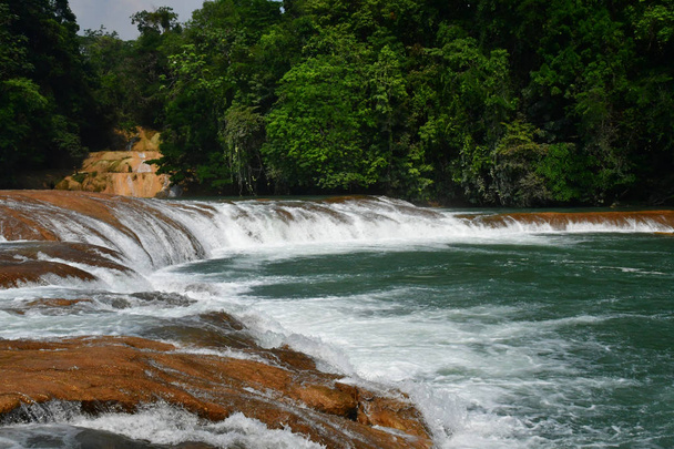 Tumbala; Mexikói Egyesült Államok - május 16 2018: a cascades Agua Azul - Fotó, kép