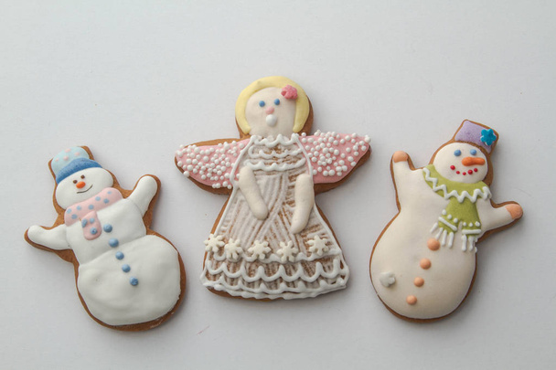 クリスマス休暇、おいしい甘いクッキーの様々 な形のクリスマス ケーキ - 写真・画像