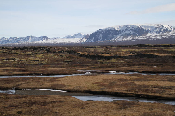 Thingvellir Національний парк в Ісландії. ingvellir або Thingvellir Національний парк в Ісландії, є сайт історичних, культурних та геологічного значення. Silfra тріщину між північноамериканського та Євразійського Континентальний пластинах розташовані тут. - Фото, зображення
