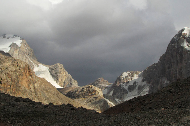 Tajikistan, Fann Mountains: Chimtarga pass - Foto, Bild