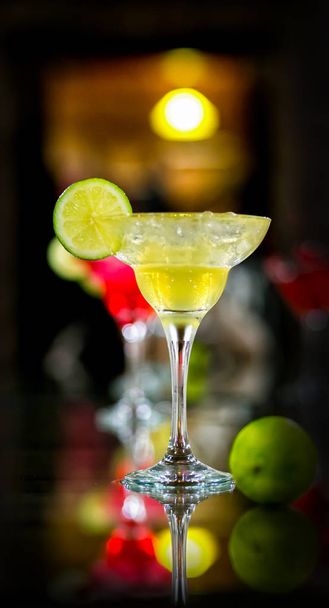 Cocktail auf dem Tisch - Foto, Bild