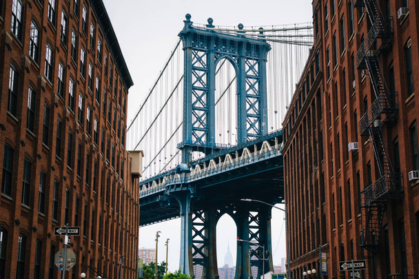 Washington Street and the Manhattan Bridge, in DUMBO, Brooklyn, New York City. - Photo, Image