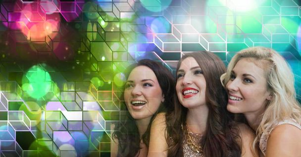 Цифровий композит Веселі жінки друзі з геометричними вечірніми вогнями атмосфера місця проведення
 - Фото, зображення