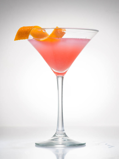 cosmopolitan cherry martini cocktail - Fotoğraf, Görsel