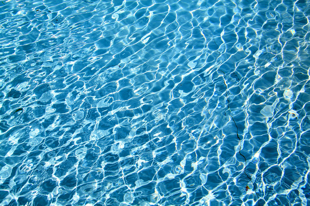 Foto de un fondo macro de agua de mar azul hermoso
 - Foto, Imagen