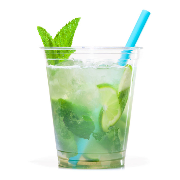 mojito cocktail in plastic cup - Fotografie, Obrázek