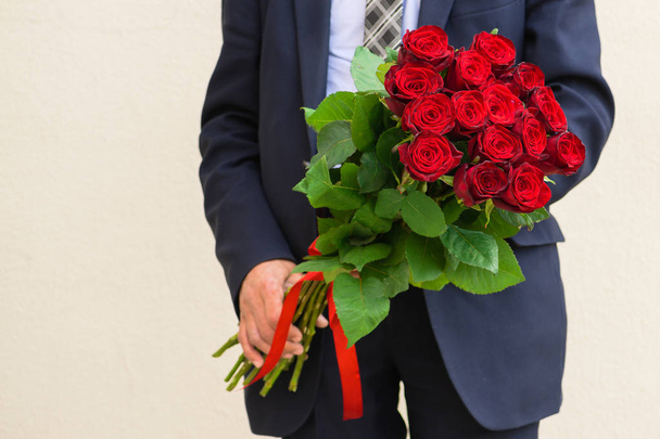 man with roses - Fotografie, Obrázek