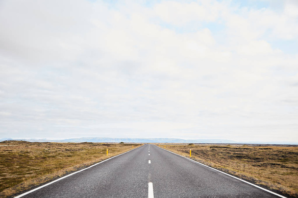 Niekończące się drogi w Islandii - Zdjęcie, obraz