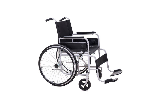 silla de ruedas aislada sobre fondo blanco - Foto, Imagen