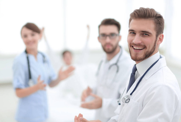 Doctors clapping hands and applauding on consent - Photo, Image