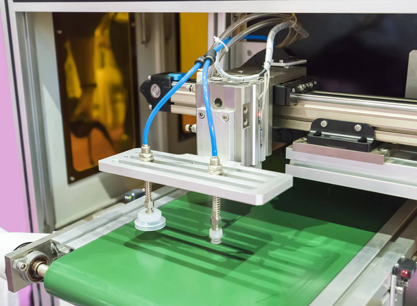 ρομποτική πνευματική μονάδα εμβόλων στη βιομηχανική μηχανή, παραγωγή εργοστασίων πεπιεσμένου αέρα αυτοματισμού - Φωτογραφία, εικόνα