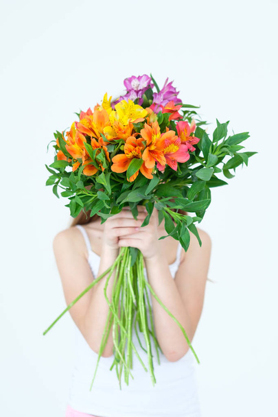 alstroemeria bouquet flora arranging gift present - Фото, изображение