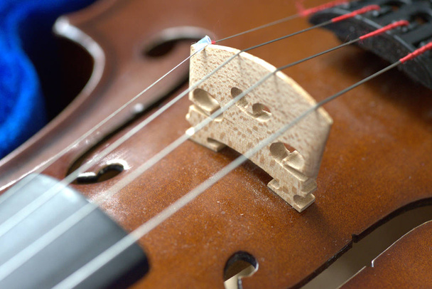 Klassinen viulu kumarsi väline
 - Valokuva, kuva