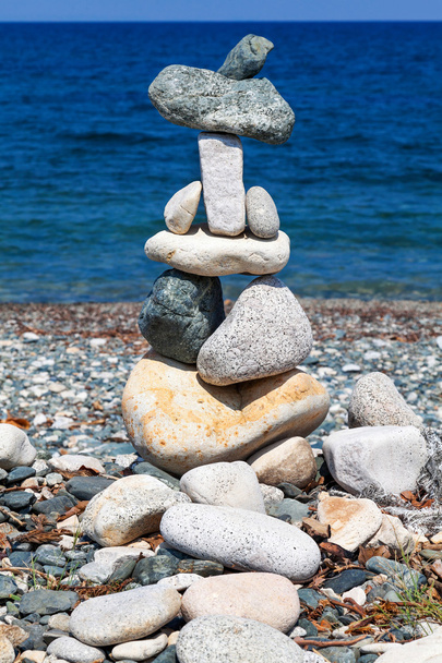 Складані камені, що представляють баланс
 - Фото, зображення