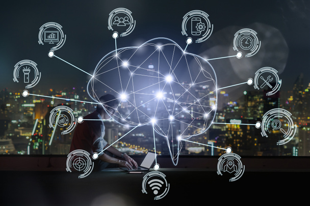 Polygonální mozku tvar umělé inteligence s různými ikona smart City Internet věcí technologie nad podnikatel pomocí přenosného počítače s panoráma pozadí, Ai a obchodní koncept Iot - Fotografie, Obrázek