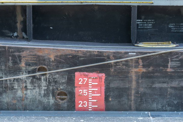 Markierungen für ein Transportschiff - Foto, Bild