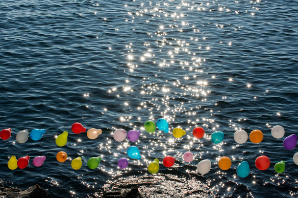 Balón na šňůrce na vodě pro natáčení hry - Fotografie, Obrázek