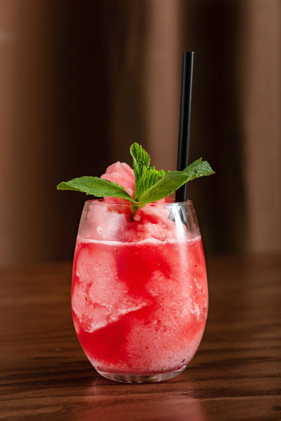 summer strawberry cocktail, close up - Foto, Imagem
