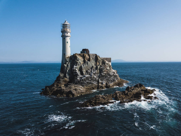 Fastnet lighthouse at summer - Foto, imagen