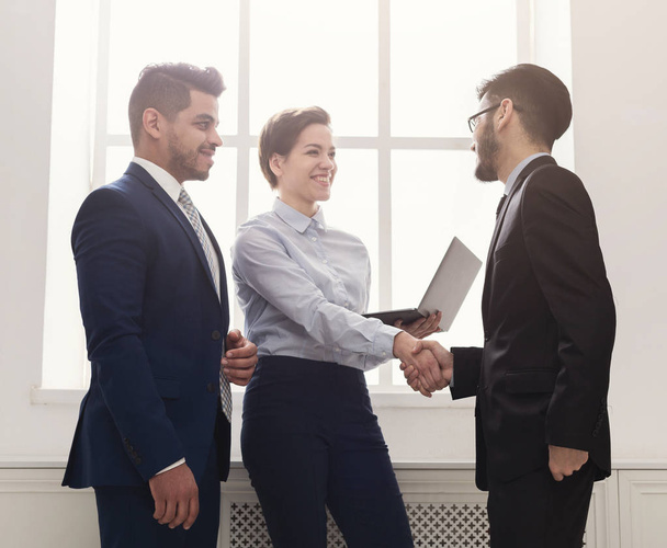 Business people handshake at first meeting - 写真・画像