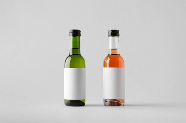 Wine Quarter / Mini Bottle Mock-Up - Two Bottles. Blank Label - Foto, Imagem