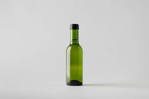 Wine Quarter / Mini Bottle Mock-Up - Φωτογραφία, εικόνα