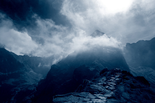 Бурные горы
 - Фото, изображение