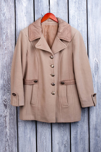 Manteau d'hiver plat marron
. - Photo, image