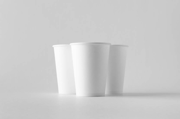 12 oz. white coffee paper cup mock-up without lid. - Fotoğraf, Görsel