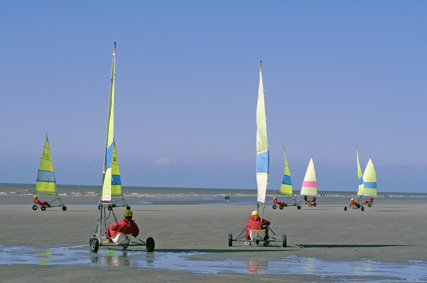 sailing on the beach - Photo, Image