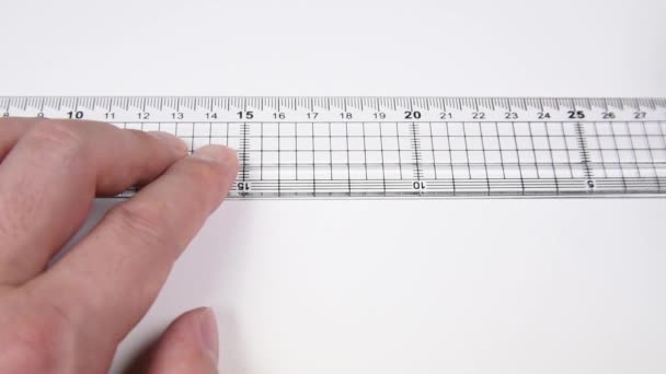 tracciare una linea con un righello e una matita
. - Filmati, video