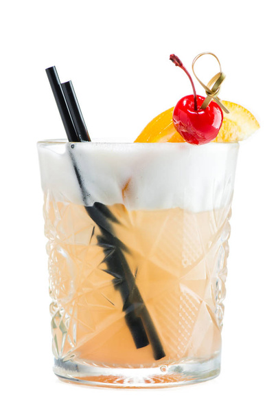 John Collins or Whiskey sour cocktail in glass decorated with ch - Foto, imagen