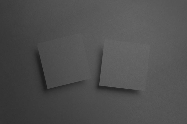 黒正方形フライヤー/招待モックアップ-2 つのフローティングのチラシ - 写真・画像