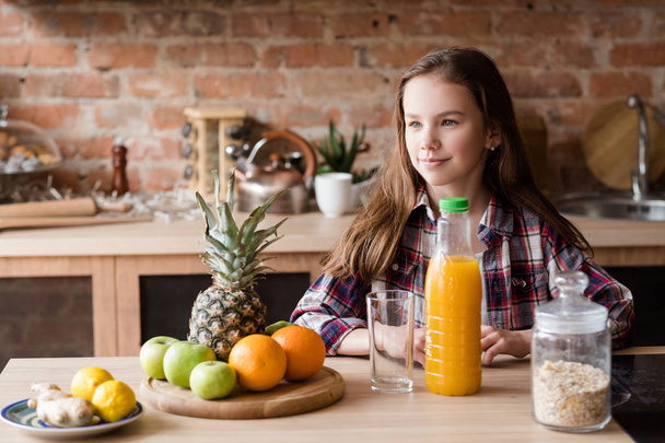 子供健康食品バランス栄養朝食 - 写真・画像