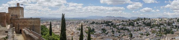 Panoramę dzielnicy Albaicn i Sacromonte w Granada, Hiszpania - Zdjęcie, obraz