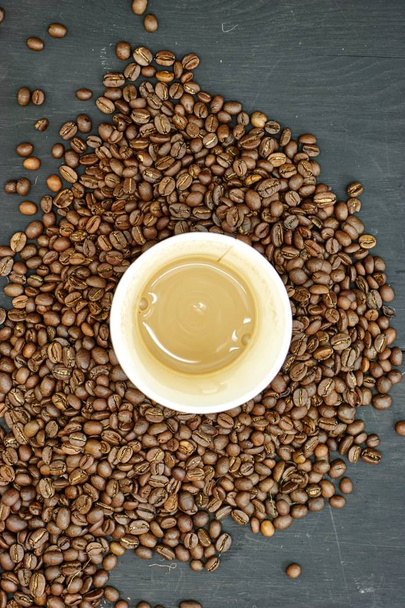 Студійне фото чашки кави на винос
 - Фото, зображення
