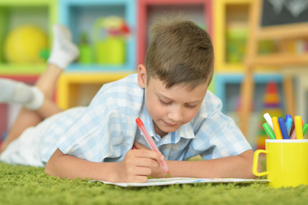 little boy drawing with pencil - Zdjęcie, obraz