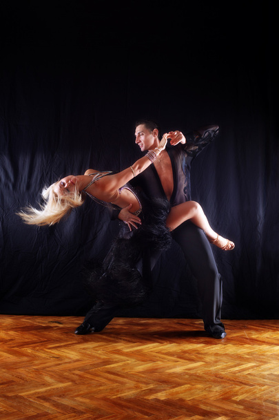 Dancers in ballroom - Fotoğraf, Görsel